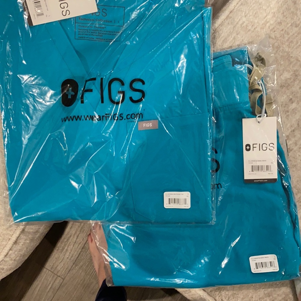 Womens Teal figs scrub set size large